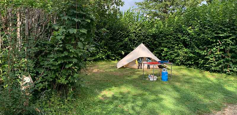 emplacement tente dans le Doubs